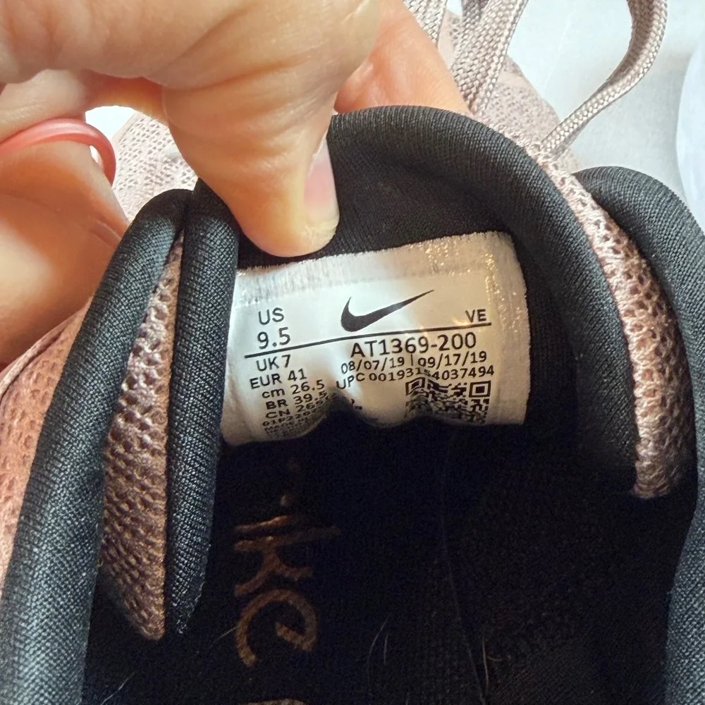 Nike Legend React 2 Plum Chalk Metallic Gold Running Shoes AT1369-200 Womens 9.5